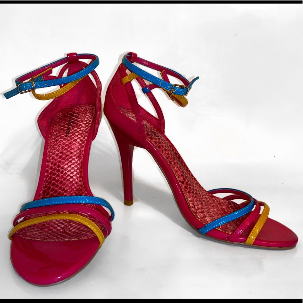 Delicious pink heels w/ pink yellow & teal straps